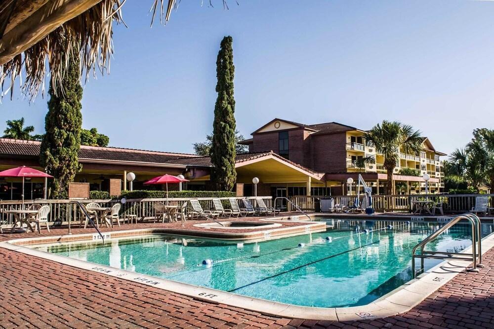 Quality Inn And Suites Golf Resort Naples Luaran gambar
