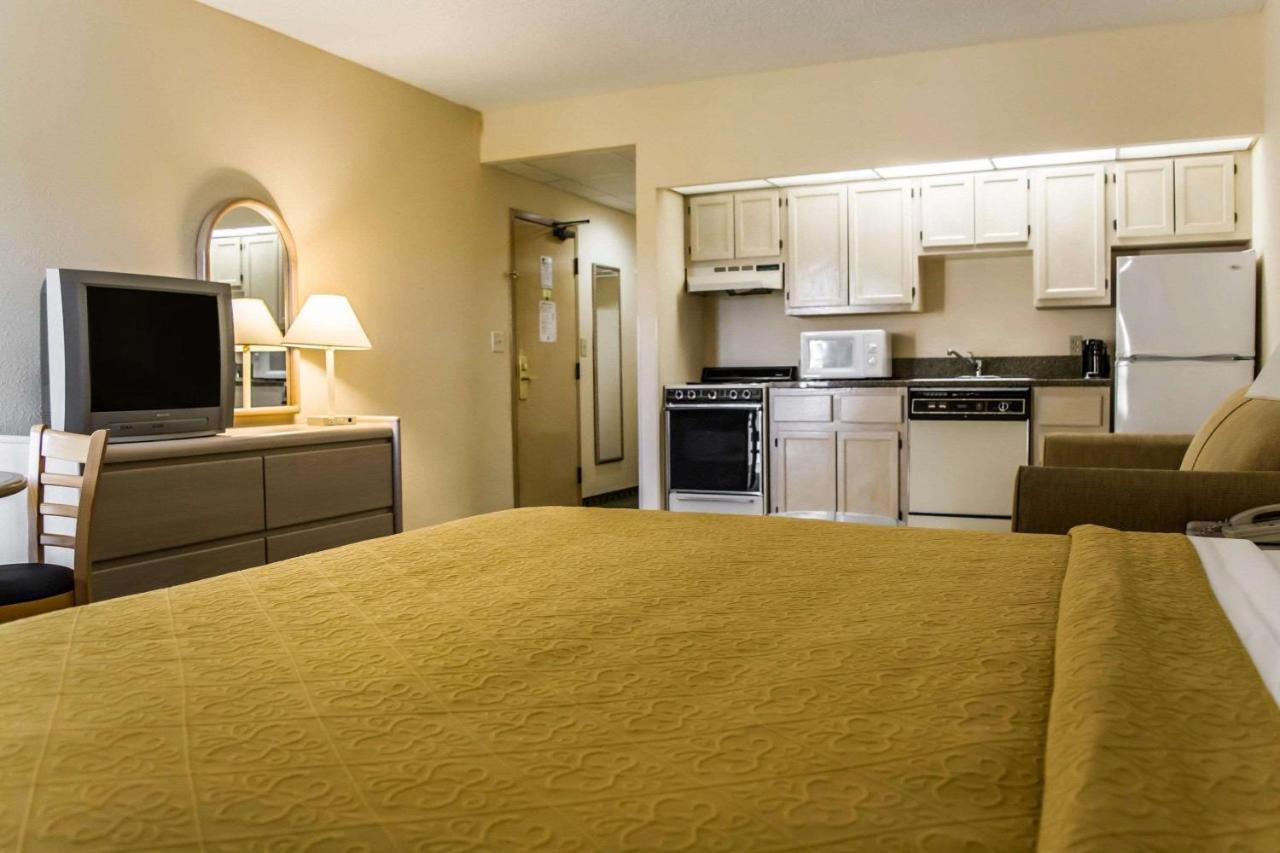 Quality Inn And Suites Golf Resort Naples Luaran gambar